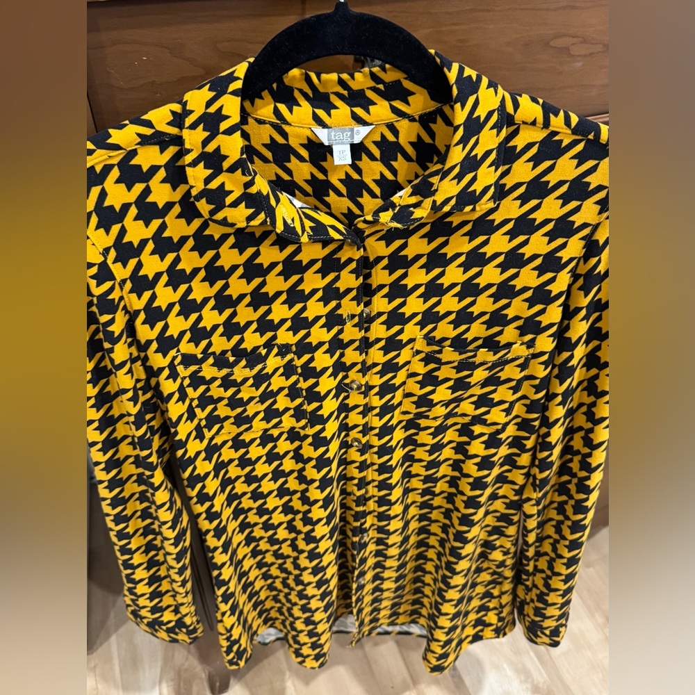 Tag Yellow and Black Houndstooth Long Sleeve Top